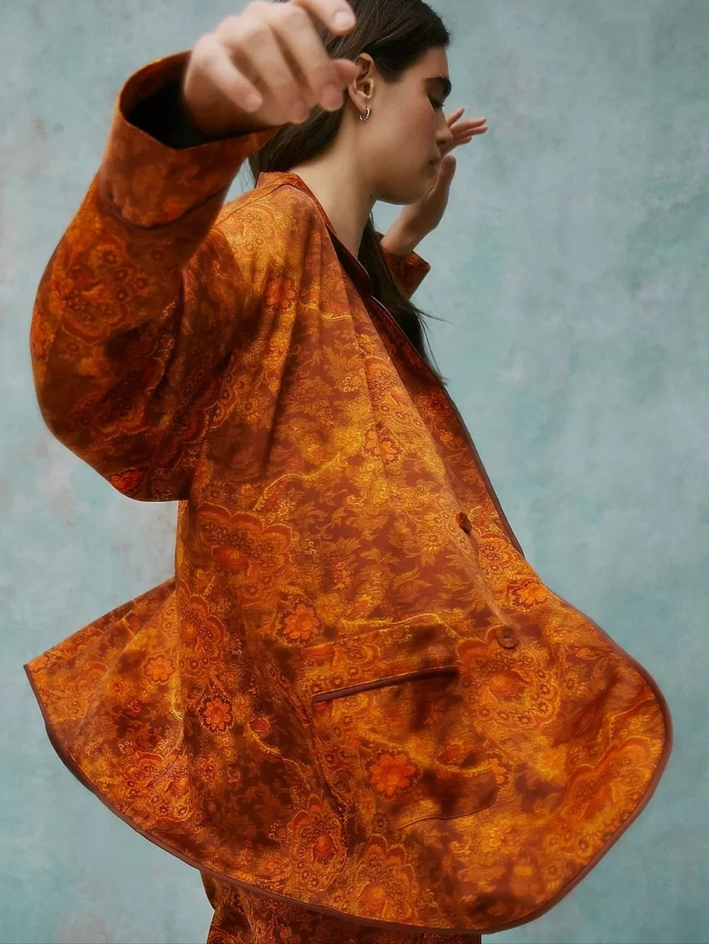 Laura Ashley UO Exclusive Reese Pyjama Top / Silken Blazer Paisley Jacquard - Picture 4 of 15